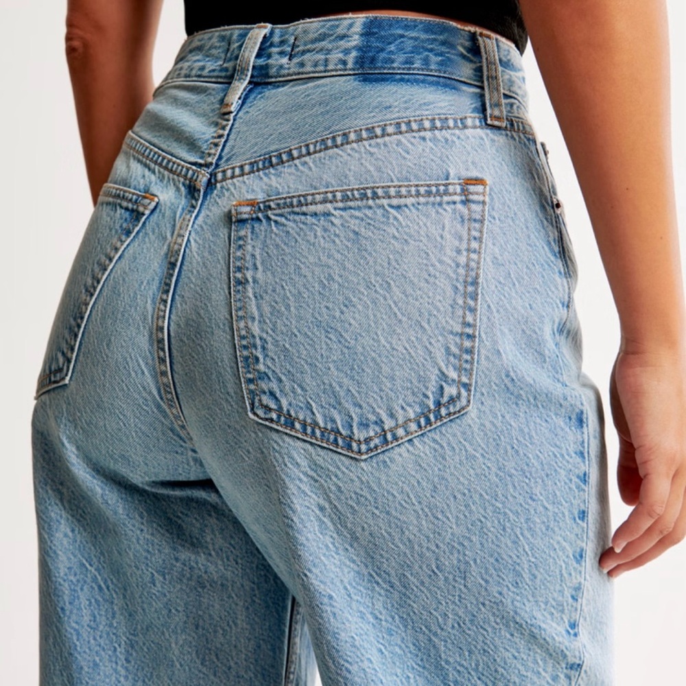 Abercrombie & Fitch Curve Love High Rise Loose Jeans Size 29 - Picture 3 of 10